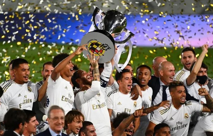 尤其面对费 尤其面对费