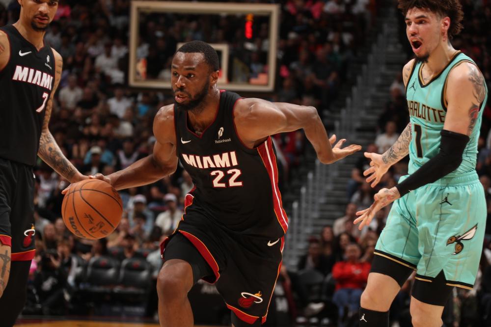 球迷把他视 球迷把他视